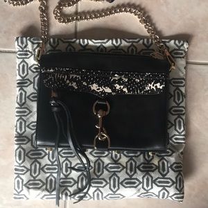 Crossbody going out bag.